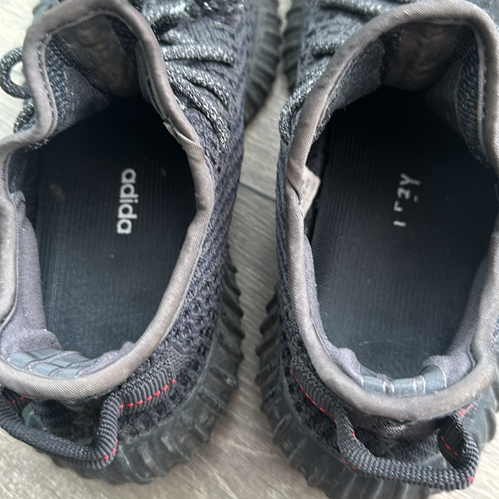 Yeezy Boost 350 V2 - Picture 4 of 6